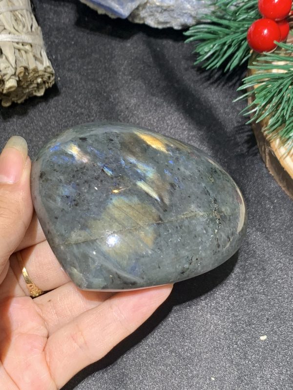 TRÁI TIM ĐÁ XÀ CỪ – Labradorite (TXC8) – KT: 6,36 *7,32CM, KL: 0,192KG