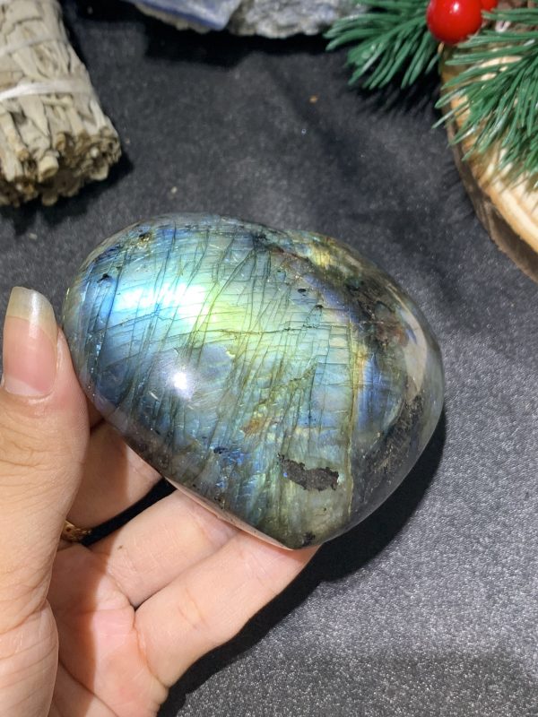 TRÁI TIM ĐÁ XÀ CỪ – Labradorite (TXC10) – KT: 6,84*7,65CM, KL: 0,256KG