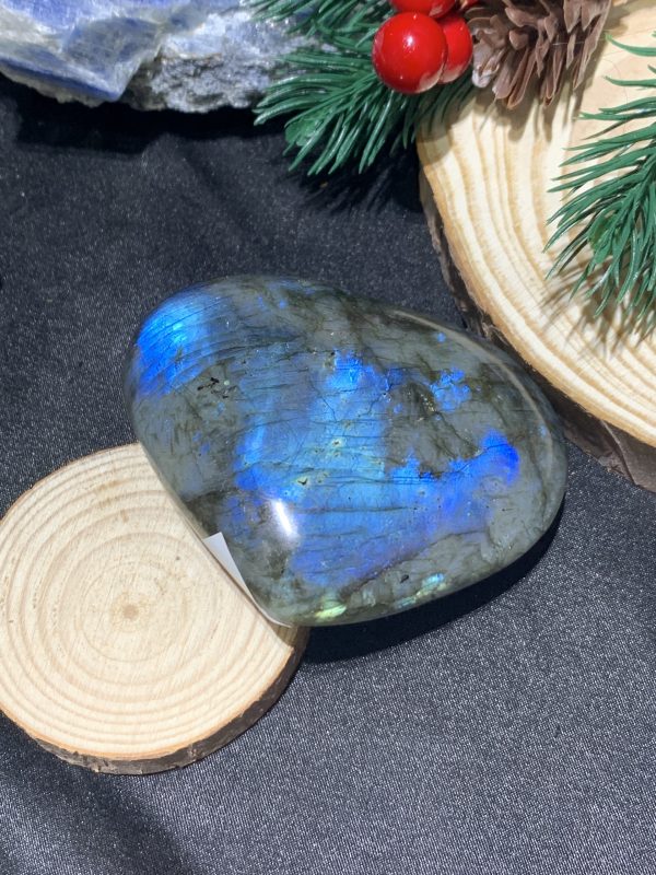 TRÁI TIM ĐÁ XÀ CỪ – Labradorite (TXC13) – KT: 6,46*7,13CM, KL: 0,164KG