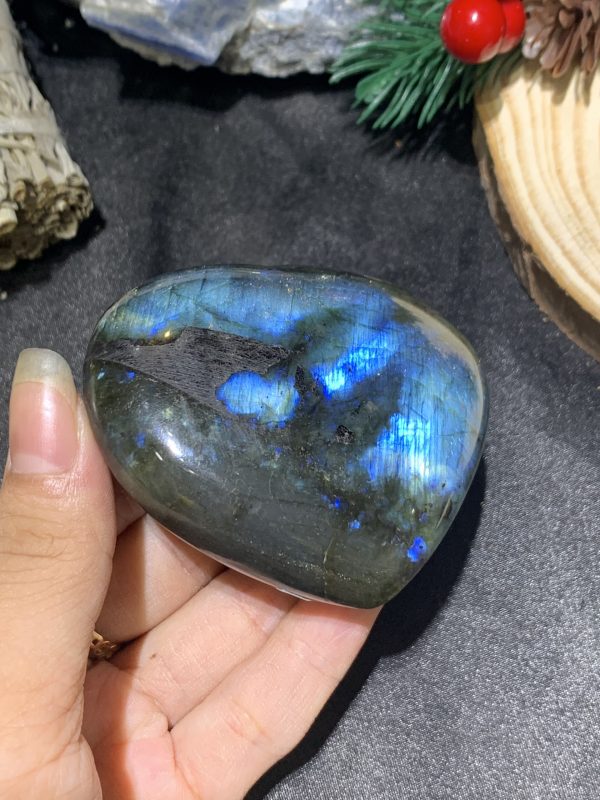 TRÁI TIM ĐÁ XÀ CỪ – Labradorite (TXC14) – KT: 6,11*6,64CM, KL: 0,168KG