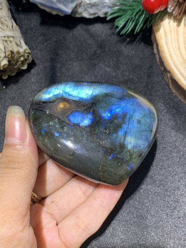 TRÁI TIM ĐÁ XÀ CỪ – Labradorite (TXC14) – KT: 6,11*6,64CM, KL: 0,168KG