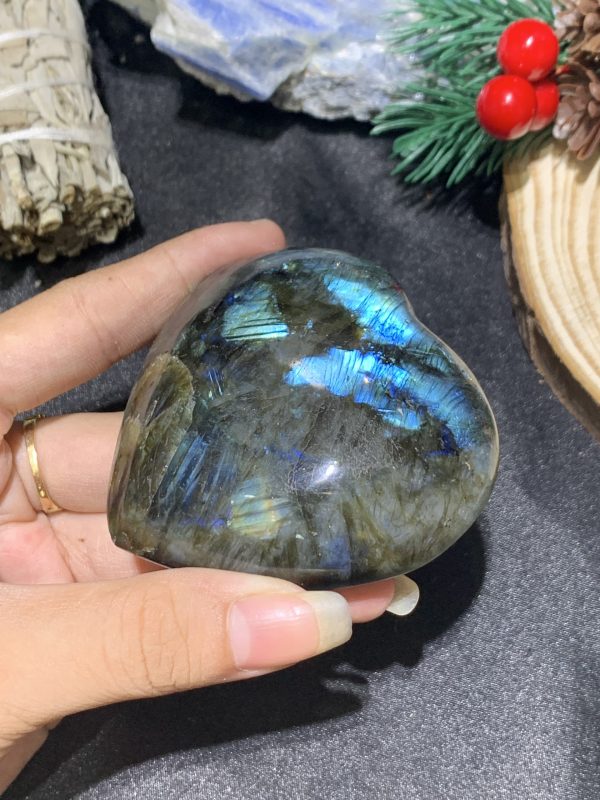 TRÁI TIM ĐÁ XÀ CỪ – Labradorite (TXC15) – KT: 6,49*3,32CM, KL: 0,162KG