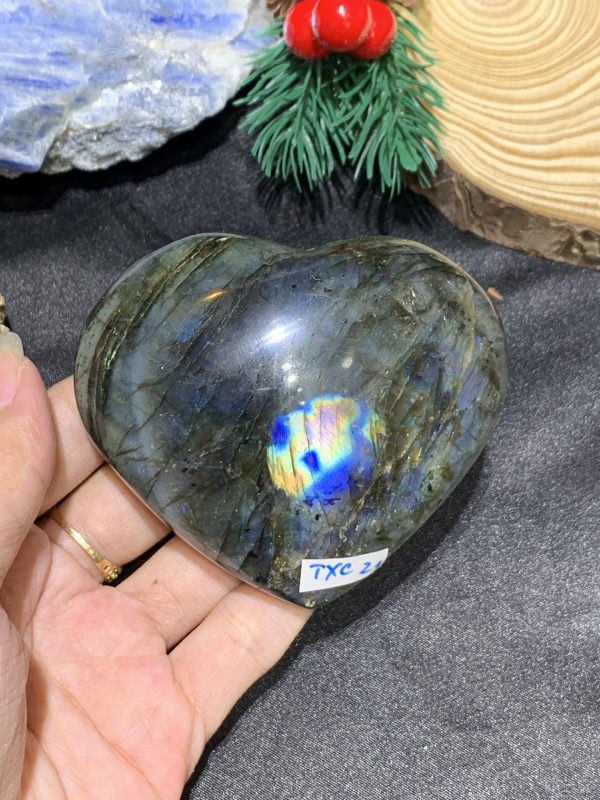 TRÁI TIM ĐÁ XÀ CỪ – Labradorite (TXC21) – KT: 6,9*7,73CM, KL: 0,236KG