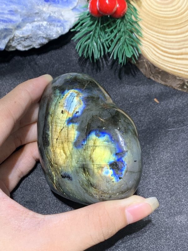 TRÁI TIM ĐÁ XÀ CỪ – Labradorite (TXC21) – KT: 6,9*7,73CM, KL: 0,236KG