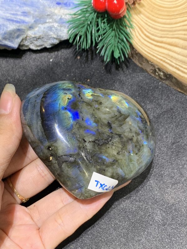 TRÁI TIM ĐÁ XÀ CỪ – Labradorite (TXC23) – KT: 7,14*7,88CM, KL: 0,278KG