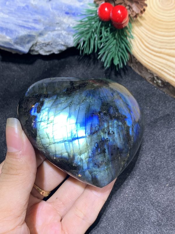 TRÁI TIM ĐÁ XÀ CỪ – Labradorite (TXC27) – KT: 7,04*7,68CM, KL: 0,264KG