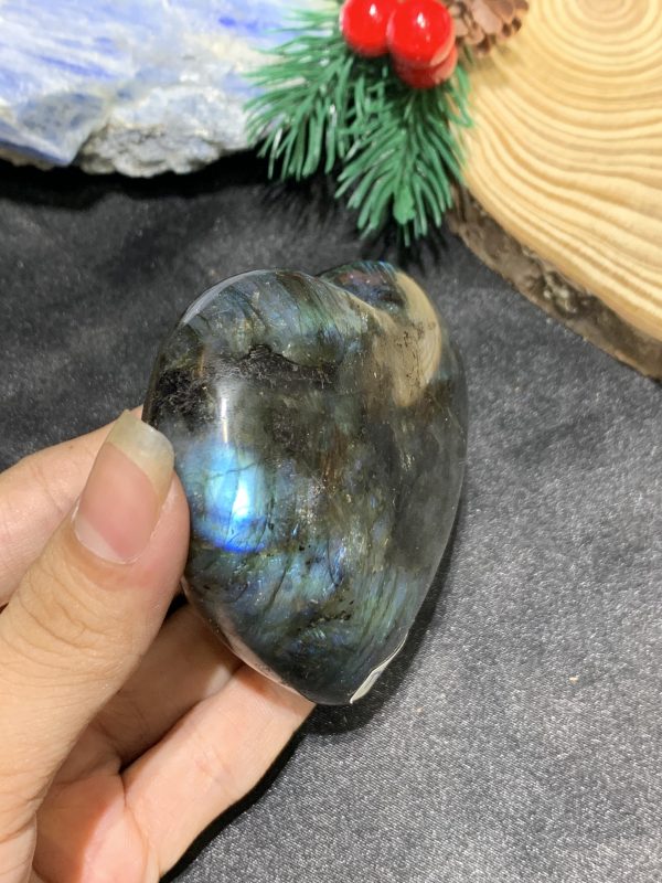 TRÁI TIM ĐÁ XÀ CỪ – Labradorite (TXC27) – KT: 7,04*7,68CM, KL: 0,264KG