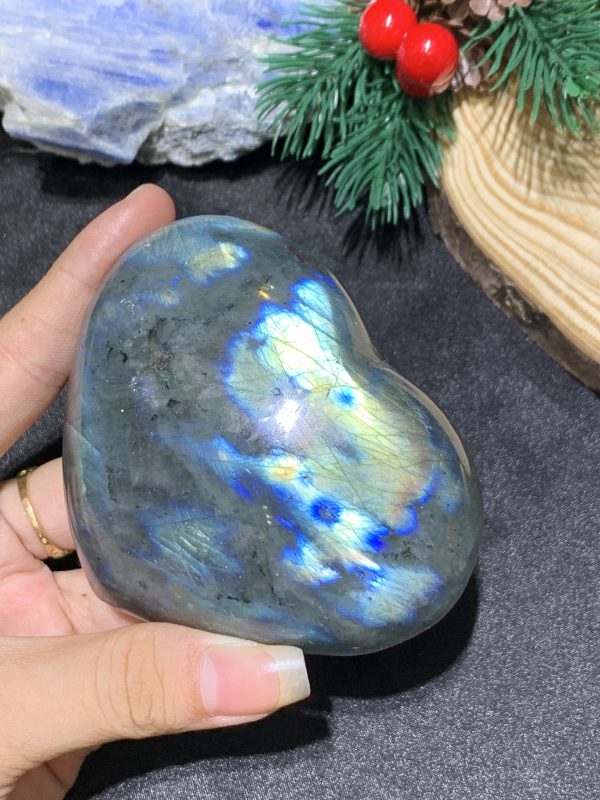 TRÁI TIM ĐÁ XÀ CỪ – Labradorite (TXC36) – KT: 7,06*8,27CM, KL:0,298KG