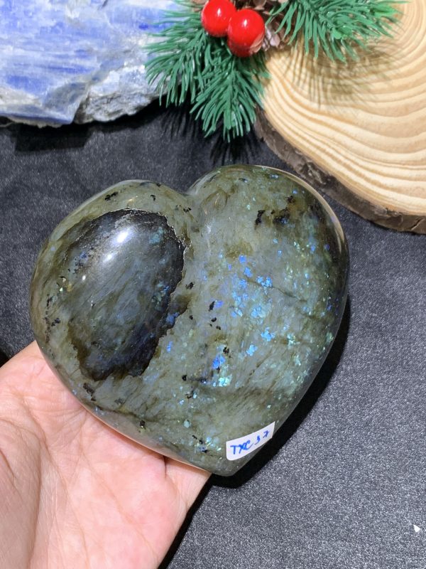 TRÁI TIM ĐÁ XÀ CỪ – Labradorite (TXC37) – KT: 9,04*9,26CM, KL: 0,414KG