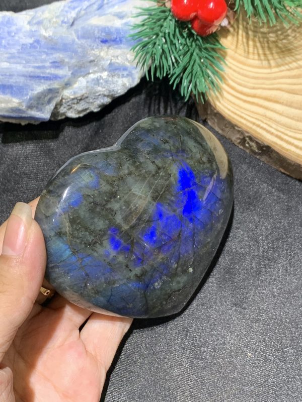 TRÁI TIM ĐÁ XÀ CỪ – Labradorite (TXC40) – KT: 7,81*8,55CM, KL: 0,274KG