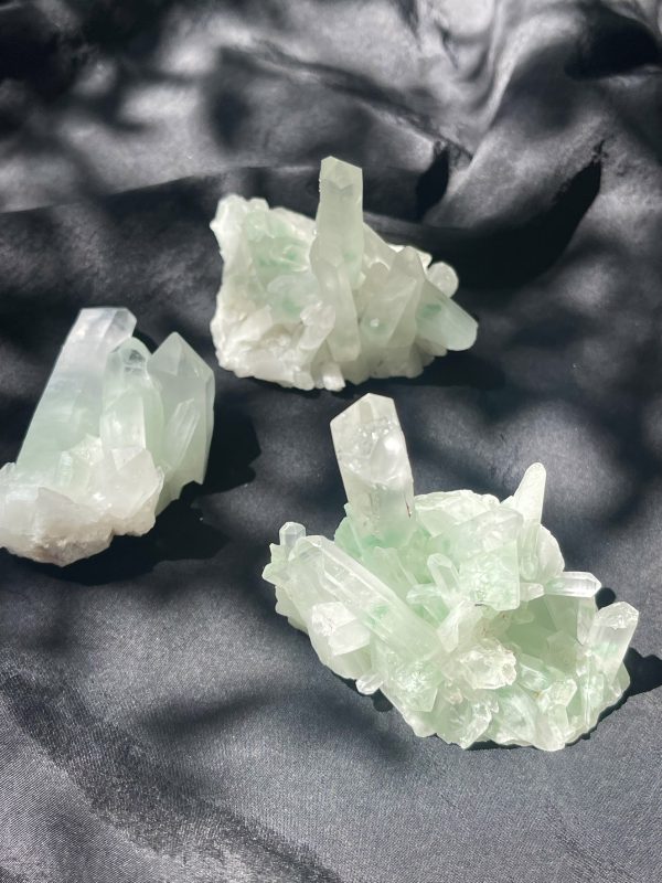 Fuchsite in Quartz Specemen - tinh thể sưu tầm