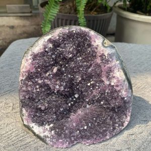 HỐC THẠCH ANH TÍM NHỎ – SMALL AMETHYST GEODE (TV523), KL: 1,546KG, KT: 12*15CM