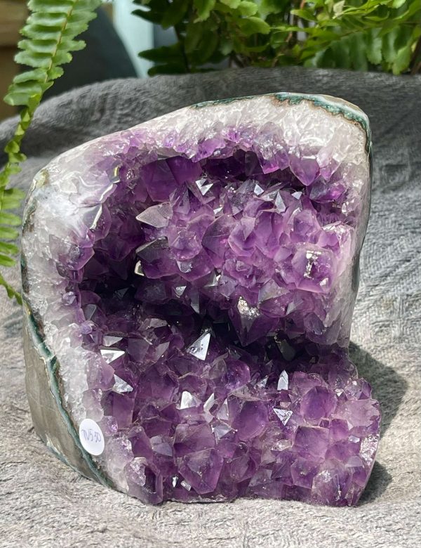 HỐC THẠCH ANH TÍM NHỎ – SMALL AMETHYST GEODE (TV530), KL: 1,336KG, KT: 11*10CM