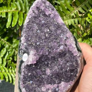 HỐC THẠCH ANH TÍM NHỎ – SMALL AMETHYST GEODE (TV532), KL: 1,4KG, KT: 15*8CM