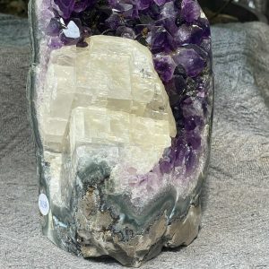 HỐC THẠCH ANH TÍM NHỎ – SMALL AMETHYST GEODE (TV534), KL: 1,412KG, KT: 12*9,5CM