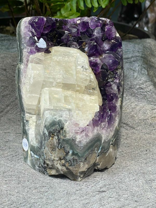 HỐC THẠCH ANH TÍM NHỎ – SMALL AMETHYST GEODE (TV534), KL: 1,412KG, KT: 12*9,5CM