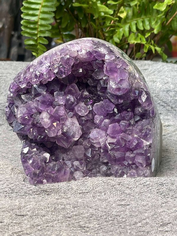 HỐC THẠCH ANH TÍM NHỎ – SMALL AMETHYST GEODE (TV536), KL: 1,528KG, KT: 10,5*11,5CM