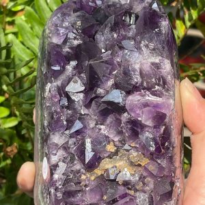 HỐC THẠCH ANH TÍM NHỎ – SMALL AMETHYST GEODE (TV539), KL: 1,204KG, KT: 11*6CM