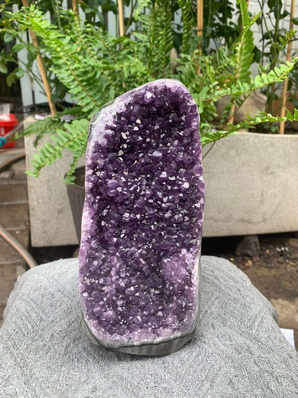 HỐC THẠCH ANH TÍM NHỎ – SMALL AMETHYST GEODE (TV546), KL: 2,222KG, KT: 20*9,5CM