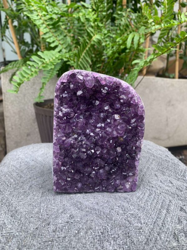 HỐC THẠCH ANH TÍM NHỎ – SMALL AMETHYST GEODE (TV548), KL: 1,218KG, KT: 11*8CM