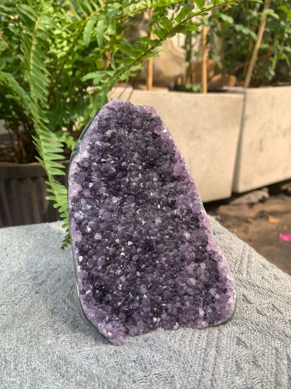 HỐC THẠCH ANH TÍM NHỎ – SMALL AMETHYST GEODE (TV558), KL: 0,95KG, KT: 13*8CM