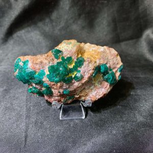 DIOPTASE SPECIMEN - TINH THỂ SƯU TÂM | CADA DECOR