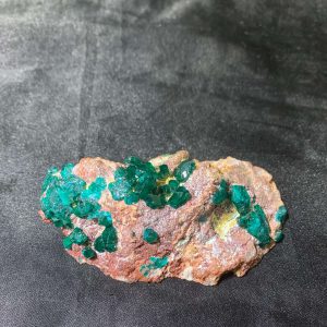 DIOPTASE SPECIMEN - TINH THỂ SƯU TÂM | CADA DECOR