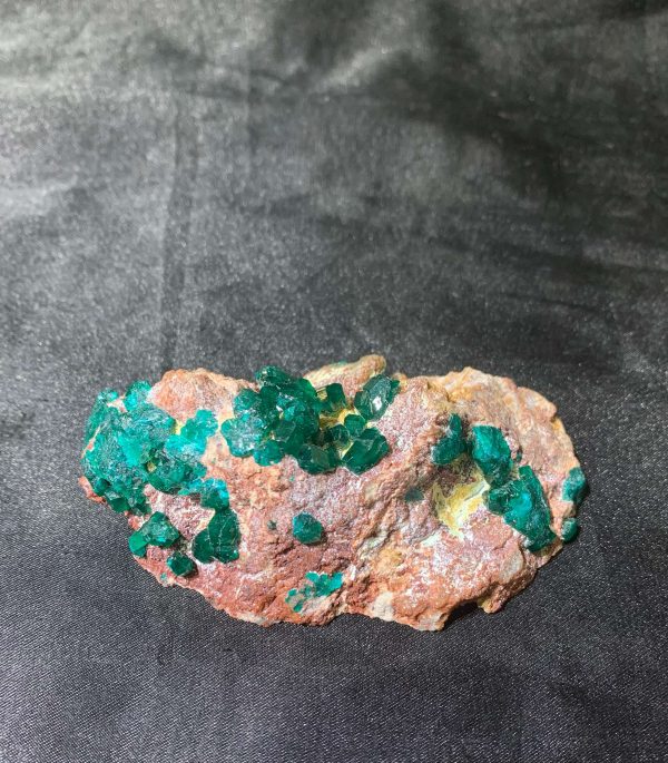 DIOPTASE SPECIMEN - TINH THỂ SƯU TÂM | CADA DECOR