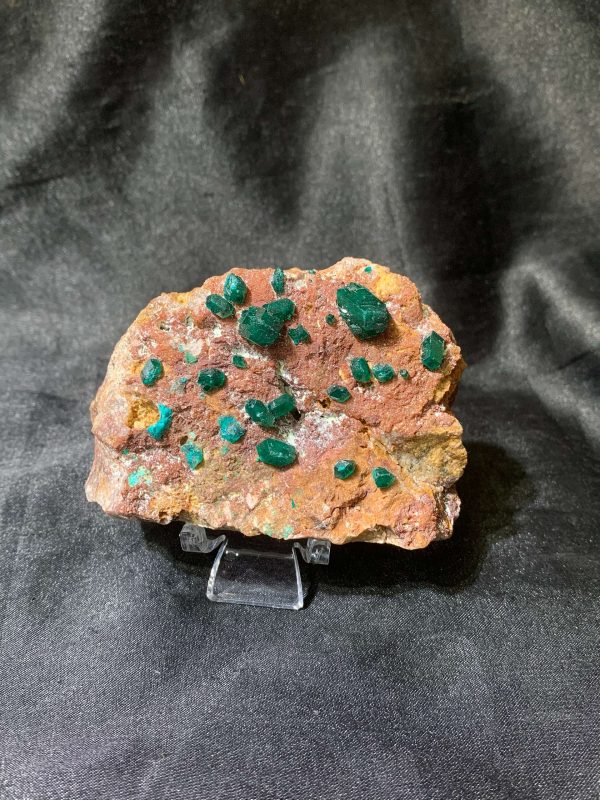 DIOPTASE SPECIMEN – TINH THỂ SƯU TÂM | CADA DECOR