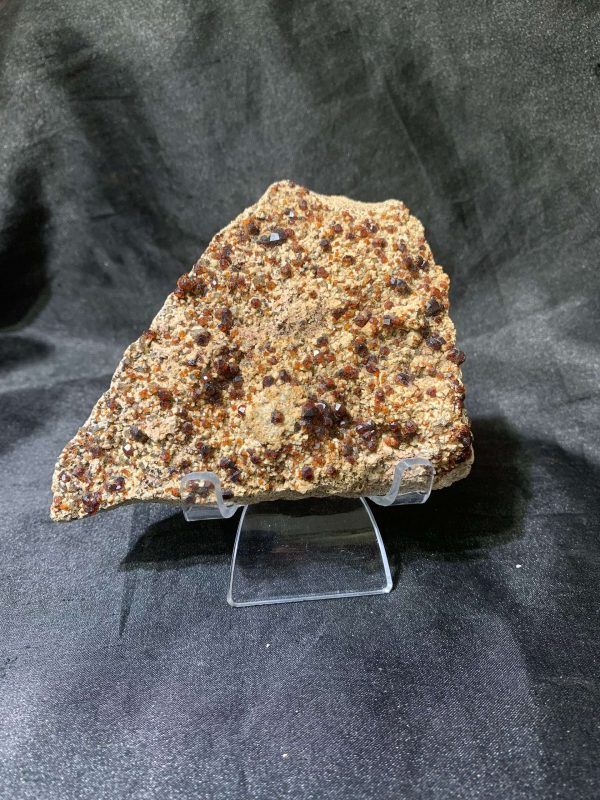 GARNET SPECIMEN – TINH THỂ SƯU TẦM, KL: 0,272kg – KT: 11x8cm | CADA DECOR