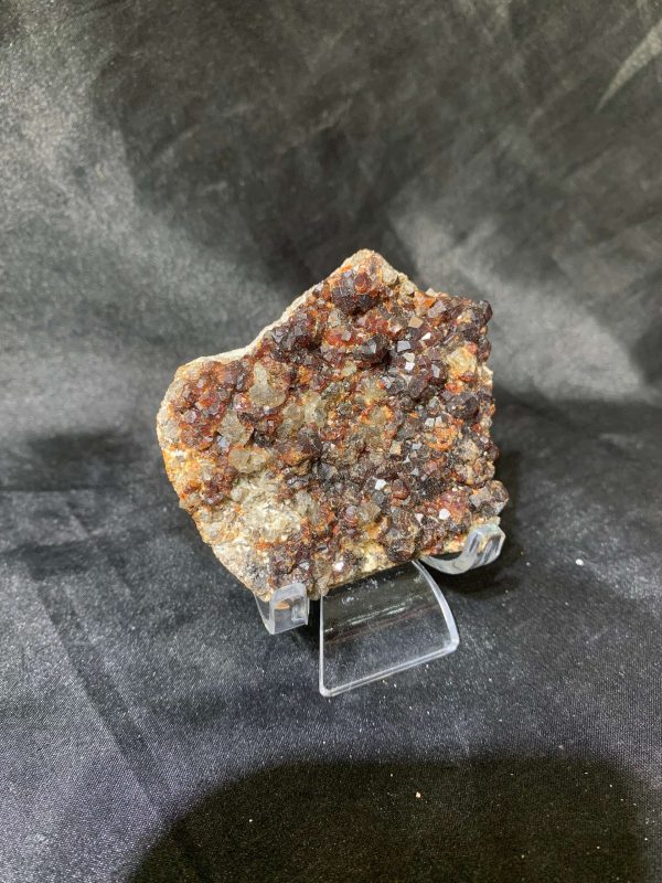 GARNET SPECIMEN – TINH THỂ SƯU TẦM, KL: 0,114kg – KT: 6x5,5cm | CADA DECOR