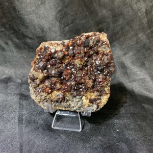 GARNET SPECIMEN – TINH THỂ SƯU TẦM, KL: 0,23kg – KT: 8x8cm | CADA DECOR