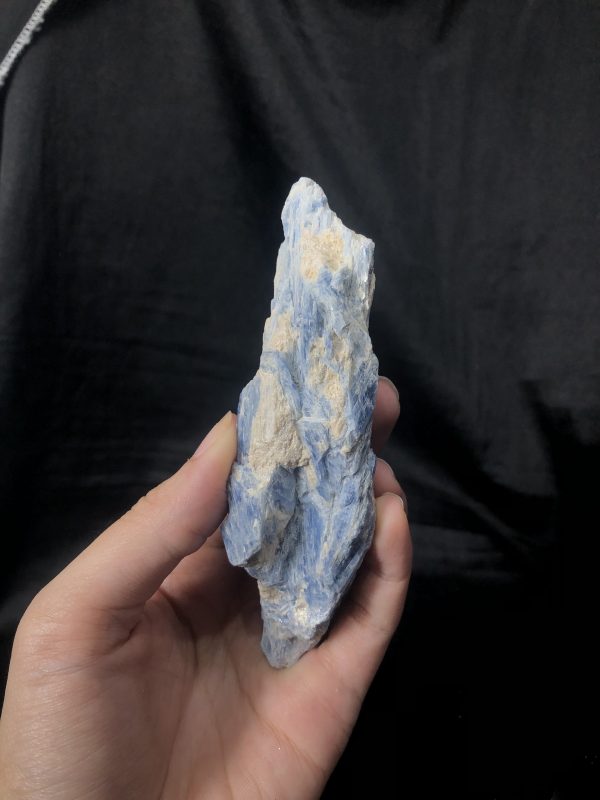 KYANITE SPECIMEN – TINH THỂ SƯU TẦM, KL: 0,144kg | CADA DECOR