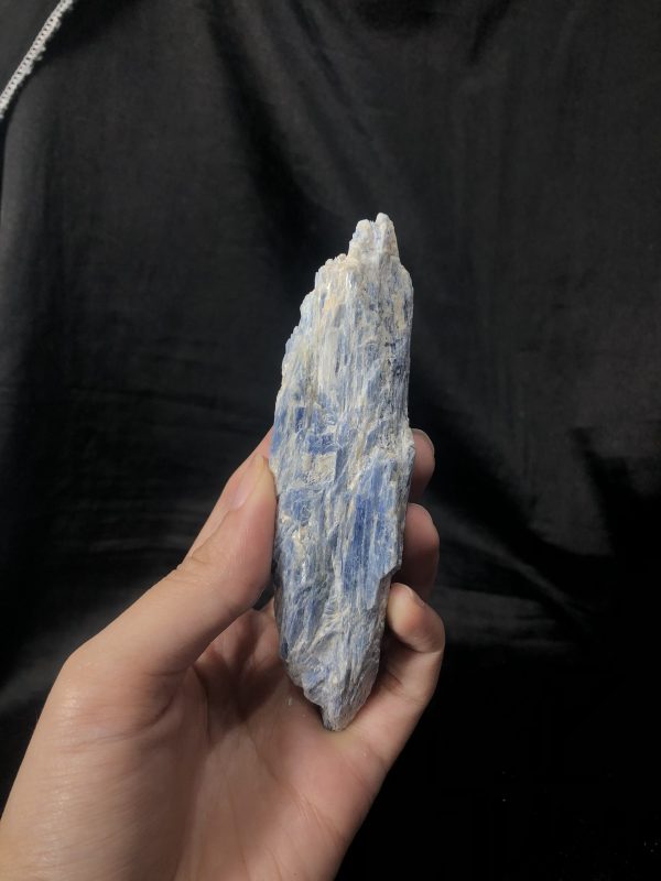 KYANITE SPECIMEN – TINH THỂ SƯU TẦM, KL: 0,144kg | CADA DECOR