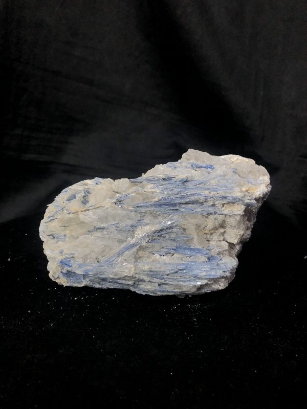 KYANITE SPECIMEN – TINH THỂ SƯU TẦM, KL: 0,512kg | CADA DECOR