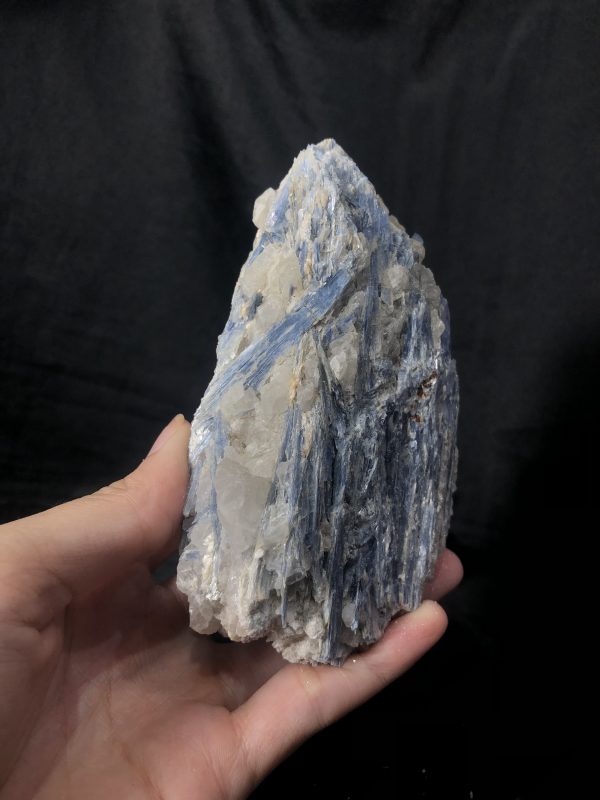 KYANITE SPECIMEN – TINH THỂ SƯU TẦM, KL: 0,512kg | CADA DECOR