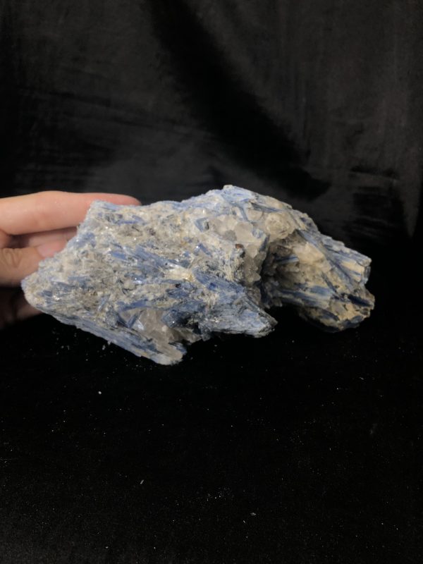 KYANITE SPECIMEN – TINH THỂ SƯU TẦM, KL: 0,57kg | CADA DECOR