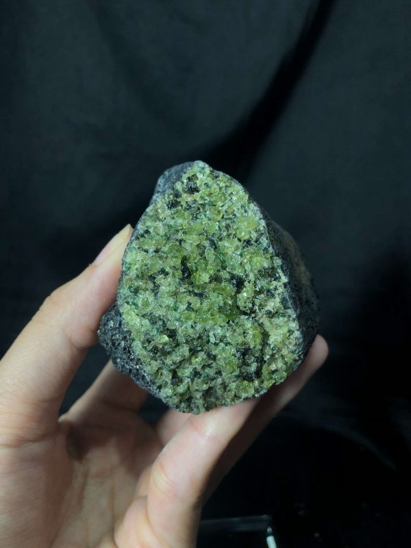 TINH THỂ PERIDOT SPECIMEN, KL: 302,1g | CADA DECOR