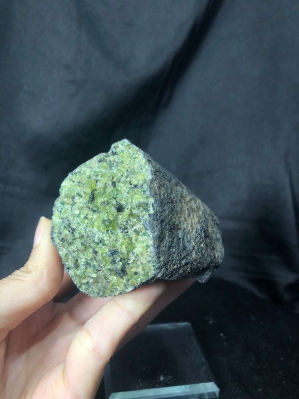 TINH THỂ PERIDOT SPECIMEN, KL: 302,1g | CADA DECOR