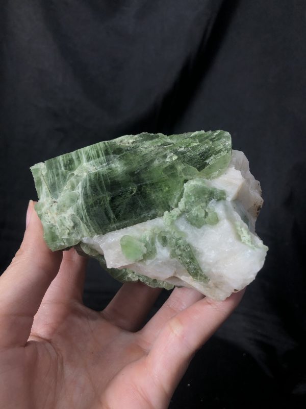 DIOPSITE SPECIMEN – TINH THỂ SƯU TẦM, KL: 330,1g | CADA DECOR