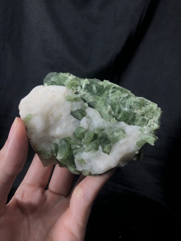 DIOPSITE SPECIMEN – TINH THỂ SƯU TẦM, KL: 330,1g | CADA DECOR