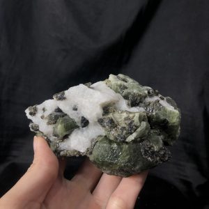 DIOPSITE SPECIMEN – TINH THỂ SƯU TẦM, KL: 361,1g | CADA DECOR