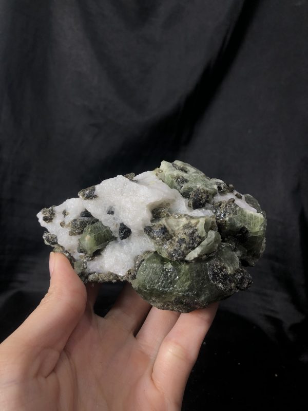 DIOPSITE SPECIMEN – TINH THỂ SƯU TẦM, KL: 361,1g | CADA DECOR